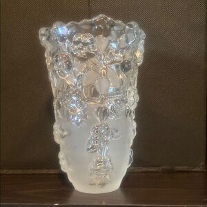 Elegant Clear Floral Glass Vase